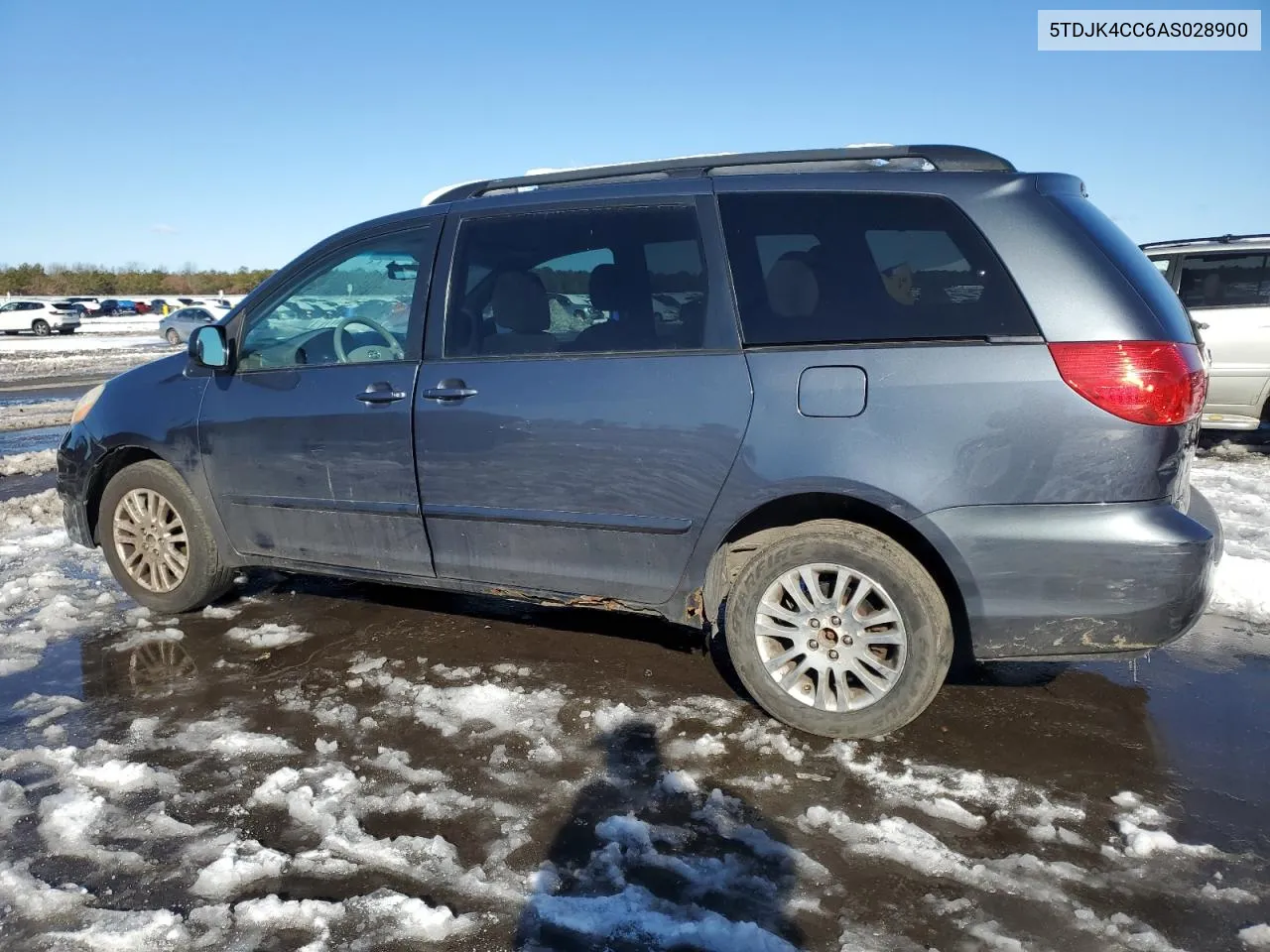 2010 Toyota Sienna Le VIN: 5TDJK4CC6AS028900 Lot: 42643394