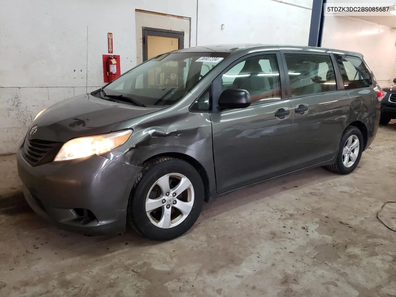 2011 Toyota Sienna VIN: 5TDZK3DC2BS085687 Lot: 36907204