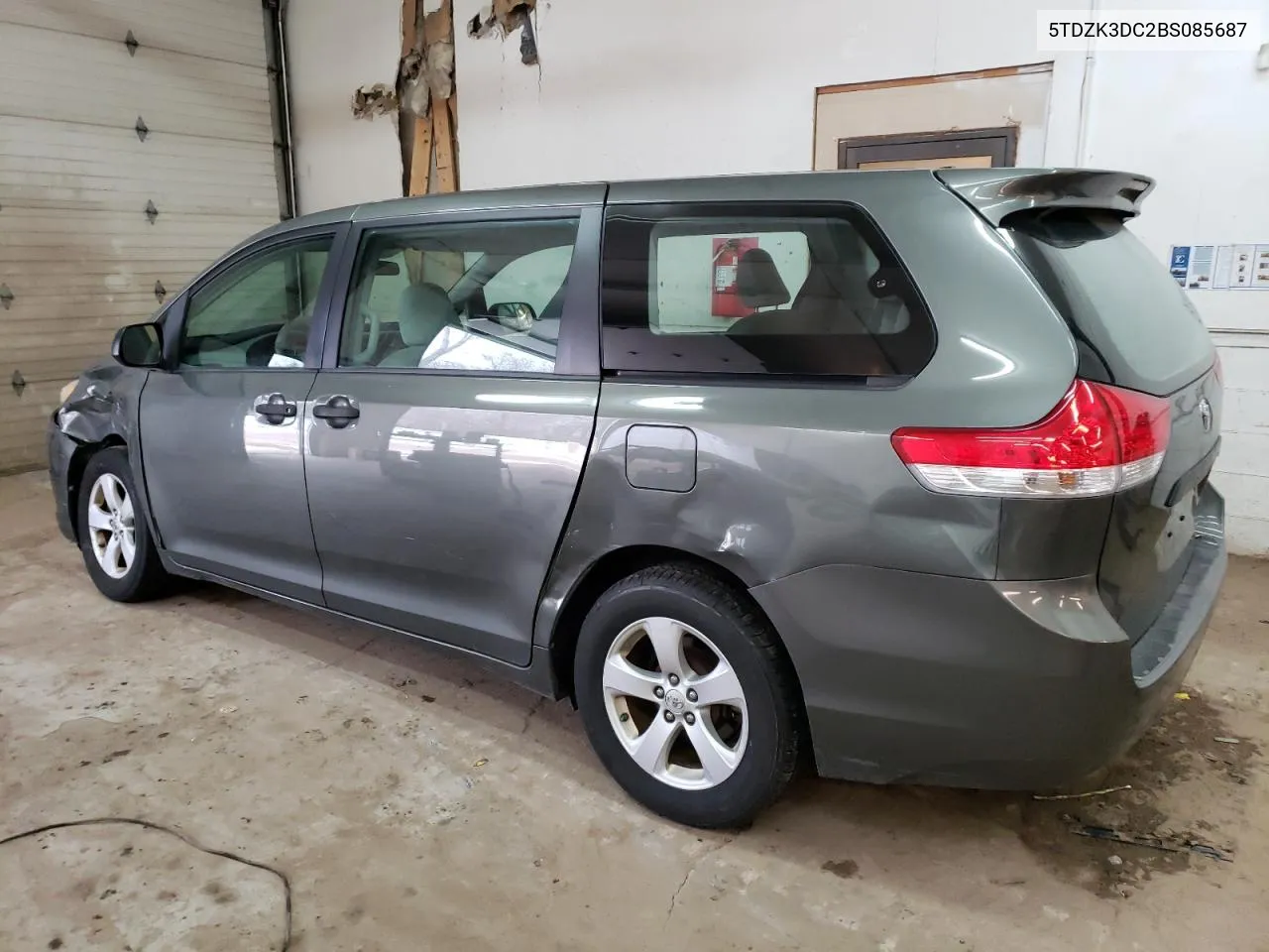 2011 Toyota Sienna VIN: 5TDZK3DC2BS085687 Lot: 36907204