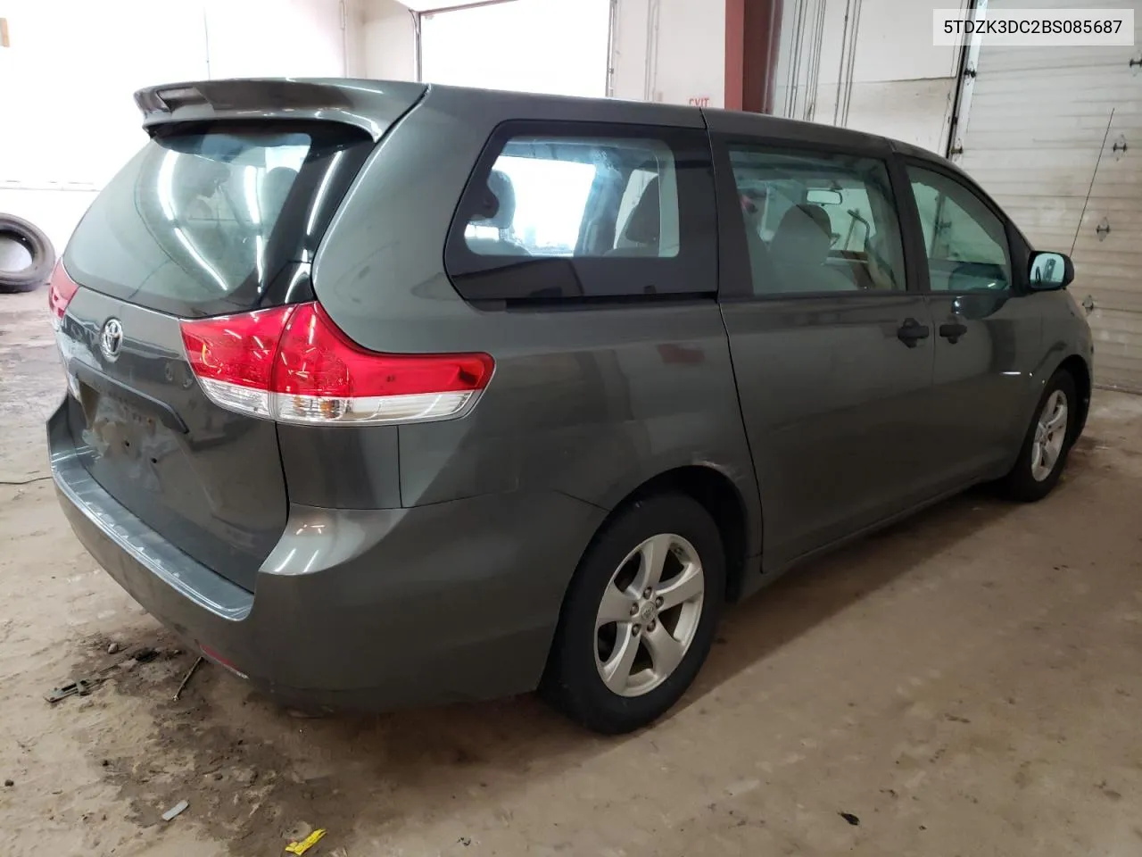 2011 Toyota Sienna VIN: 5TDZK3DC2BS085687 Lot: 36907204