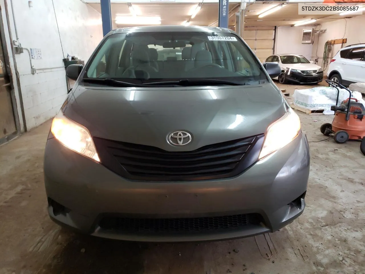 2011 Toyota Sienna VIN: 5TDZK3DC2BS085687 Lot: 36907204