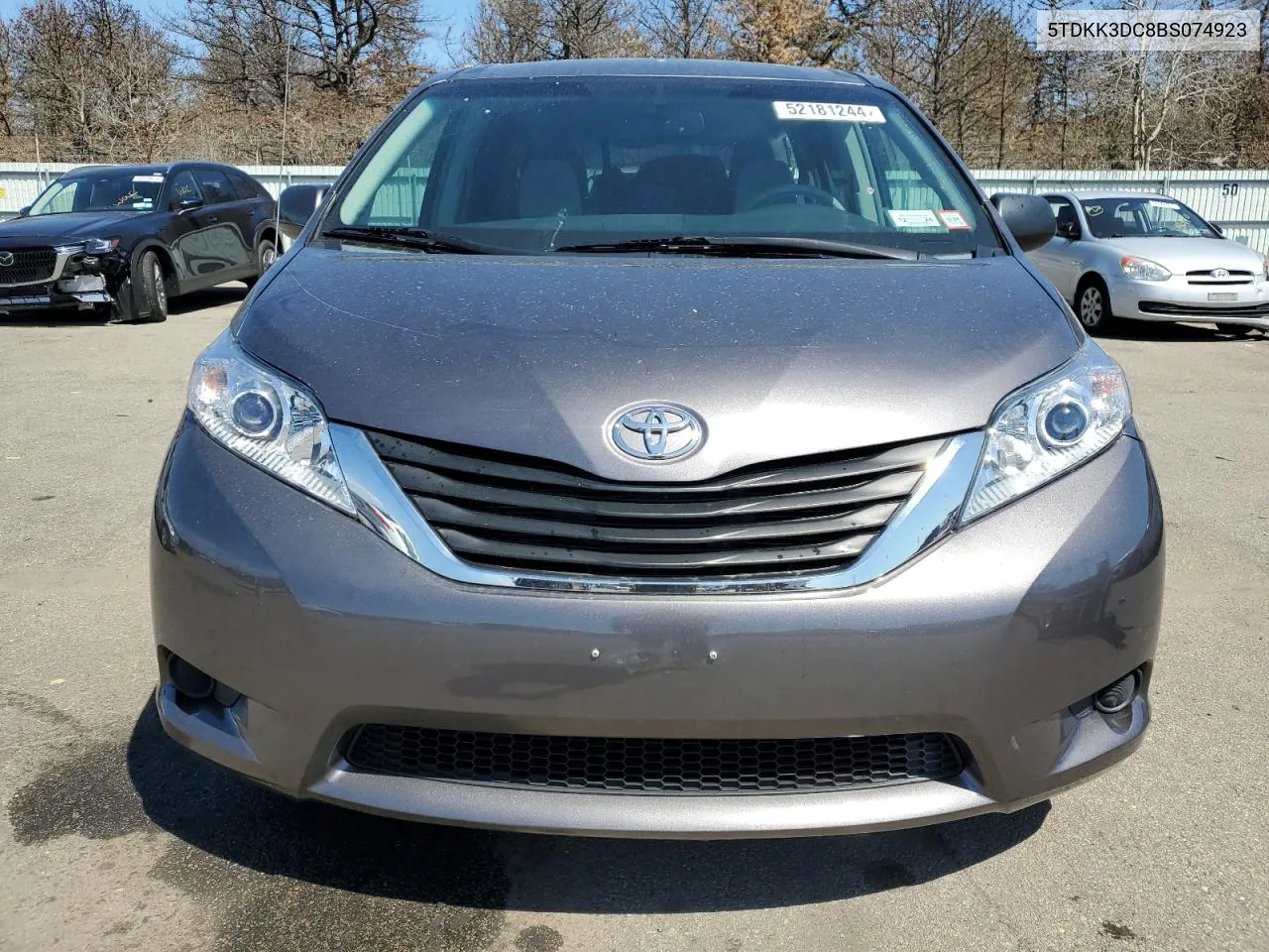 2011 Toyota Sienna Le VIN: 5TDKK3DC8BS074923 Lot: 52181244