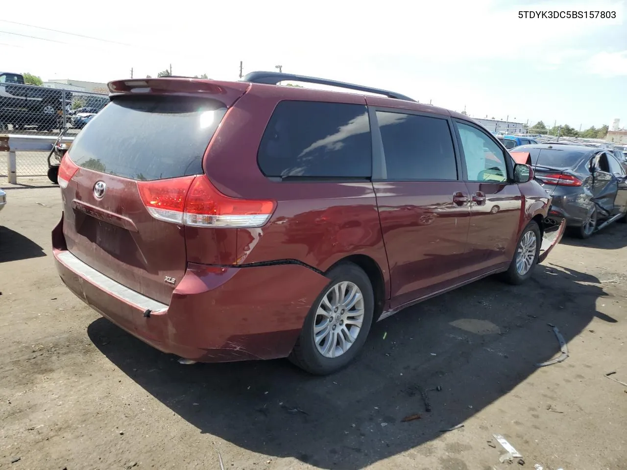 2011 Toyota Sienna Xle VIN: 5TDYK3DC5BS157803 Lot: 59150624