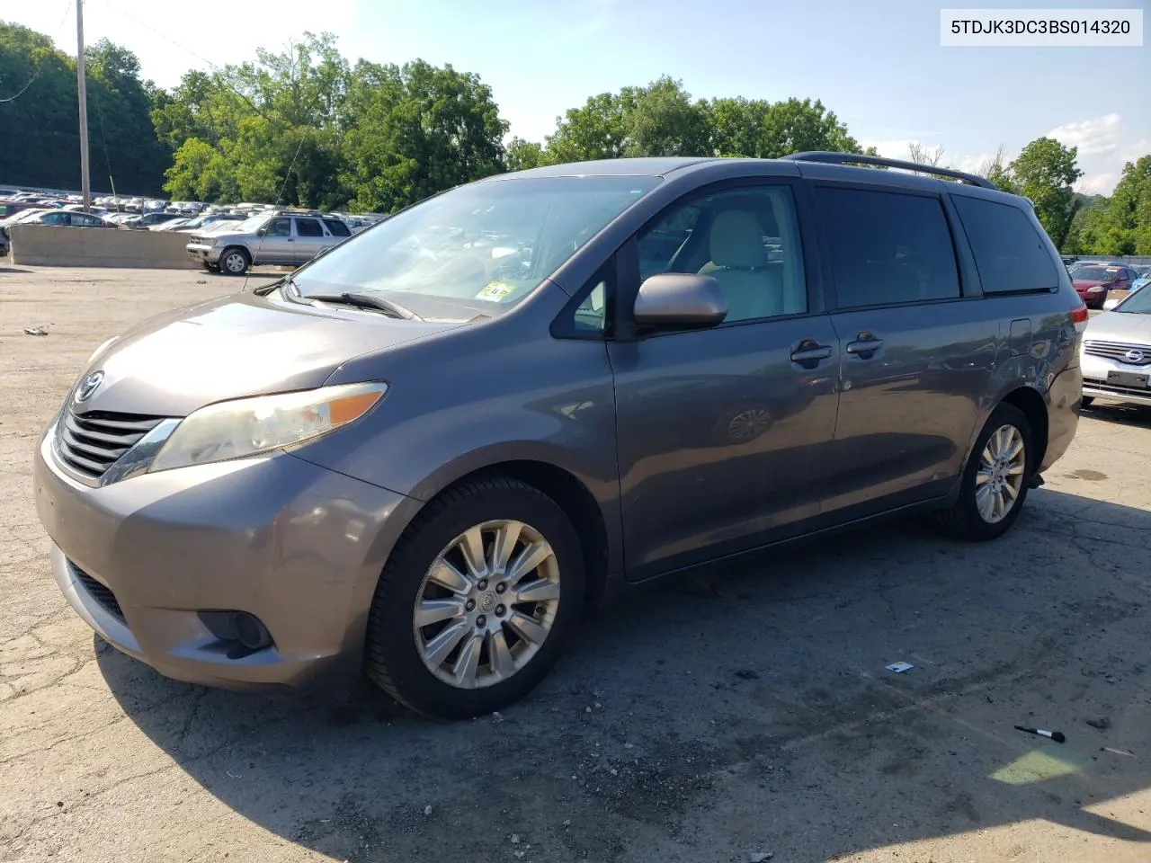 5TDJK3DC3BS014320 2011 Toyota Sienna Le