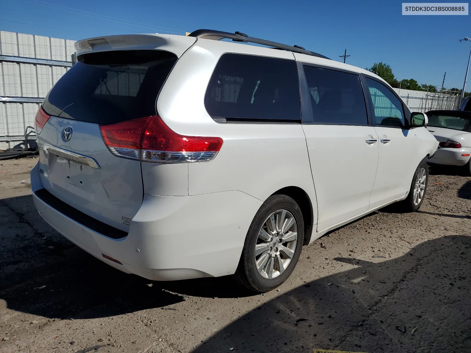 2011 Toyota Sienna Xle VIN: 5TDDK3DC3BS008885 Lot: 64271384