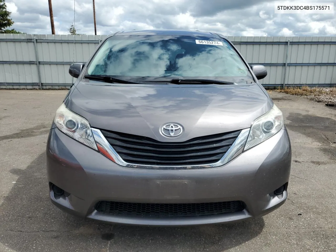 2011 Toyota Sienna Le VIN: 5TDKK3DC4BS175571 Lot: 66135274