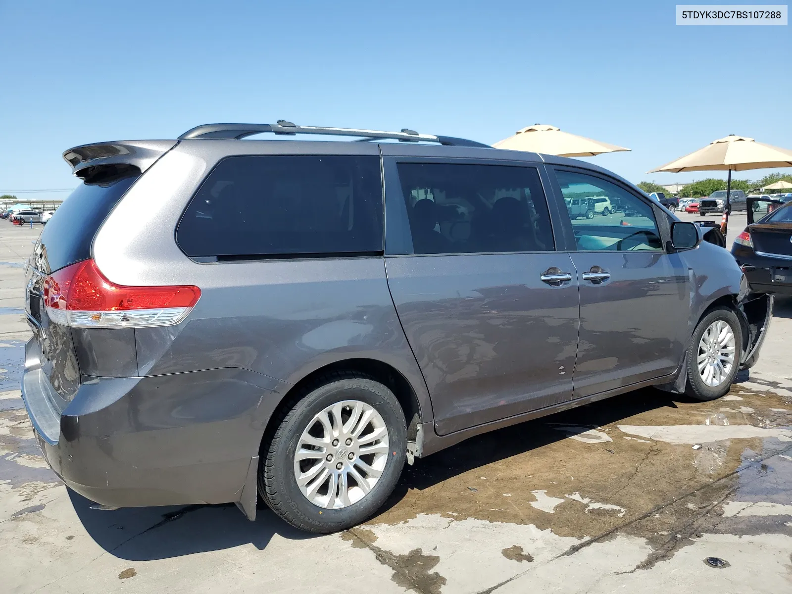 2011 Toyota Sienna Xle VIN: 5TDYK3DC7BS107288 Lot: 66591014