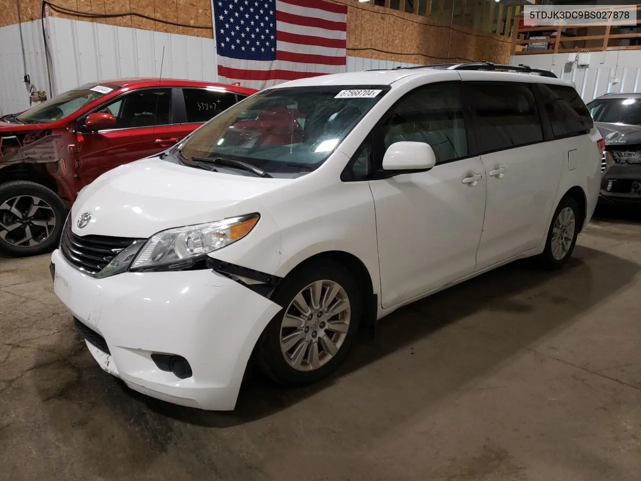 5TDJK3DC9BS027878 2011 Toyota Sienna Le