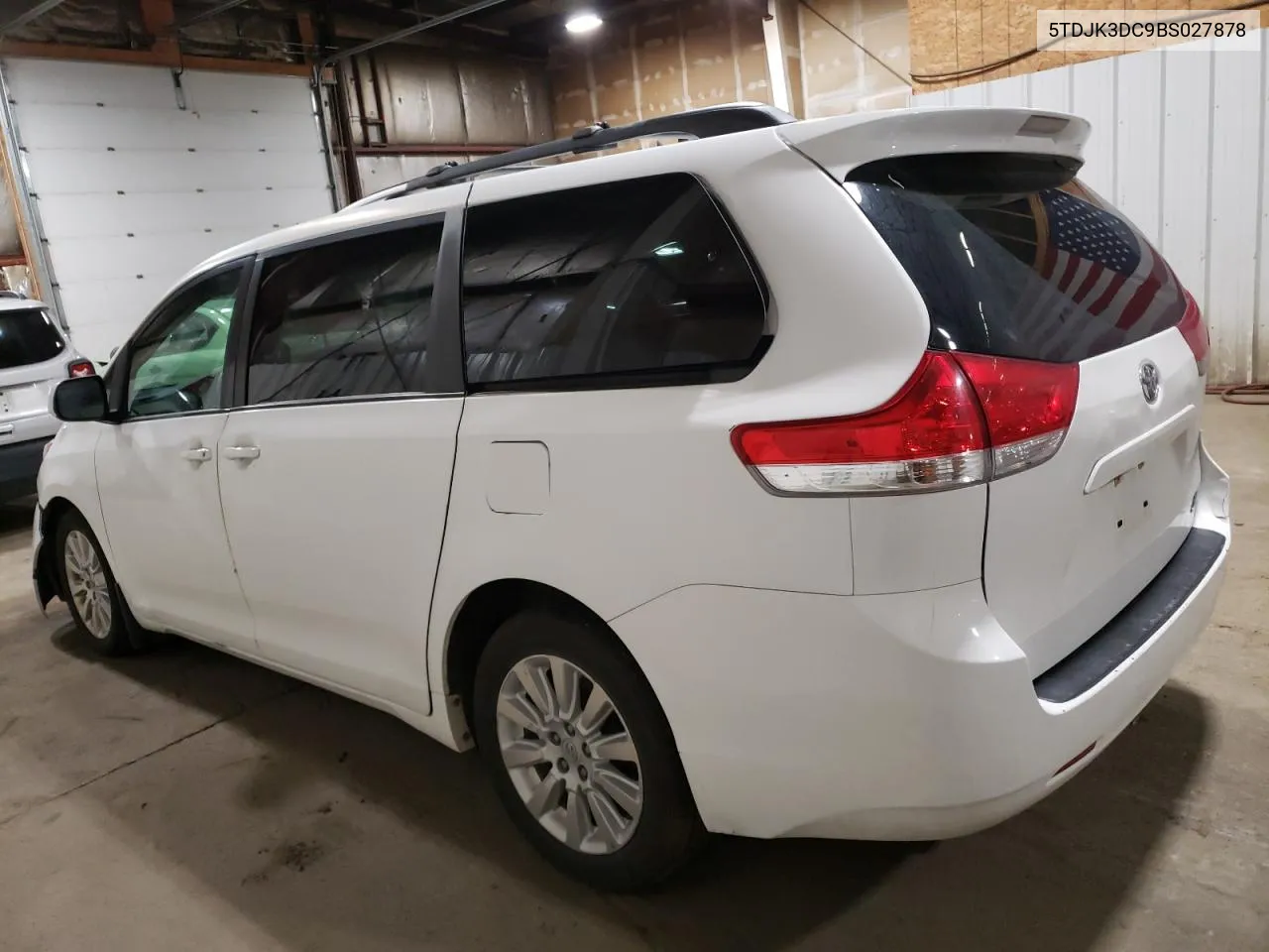 5TDJK3DC9BS027878 2011 Toyota Sienna Le