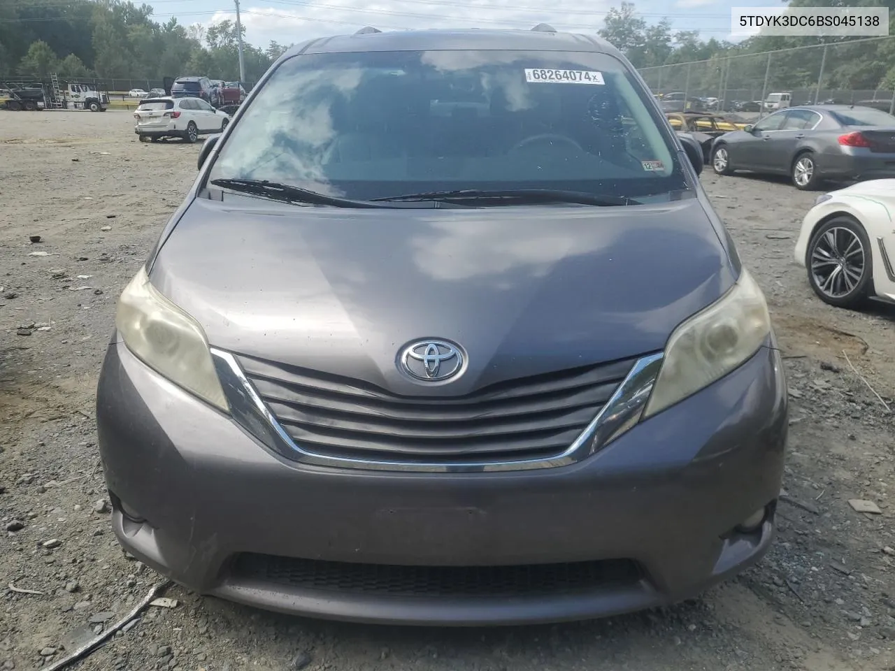 2011 Toyota Sienna Xle VIN: 5TDYK3DC6BS045138 Lot: 68264074