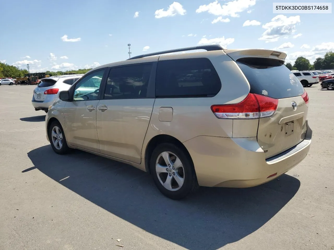 2011 Toyota Sienna Le VIN: 5TDKK3DC0BS174658 Lot: 68530414