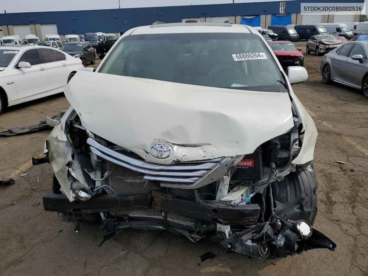 5TDDK3DC0BS002526 2011 Toyota Sienna Xle