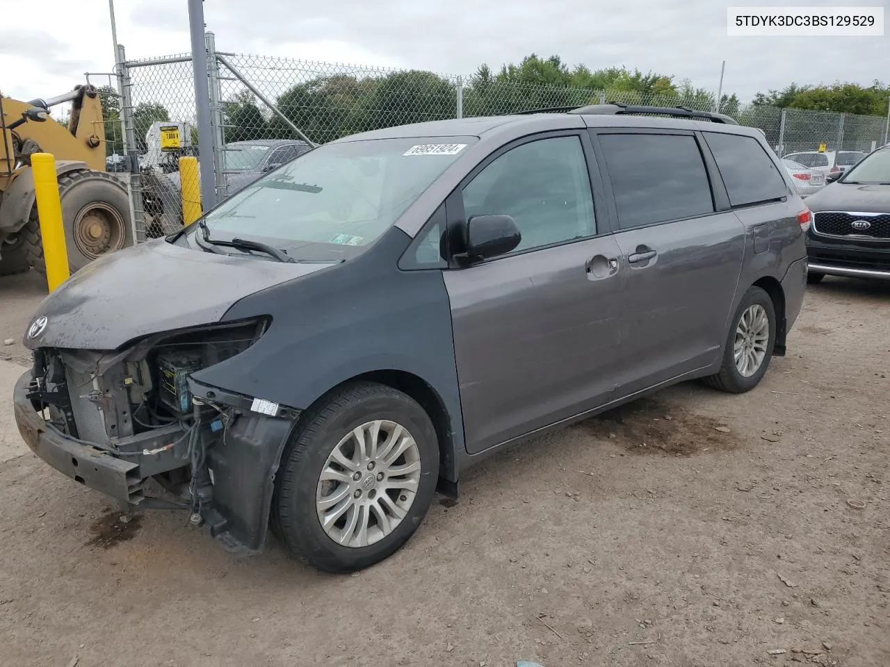 2011 Toyota Sienna Xle VIN: 5TDYK3DC3BS129529 Lot: 69851924