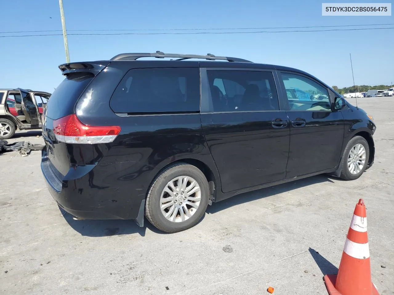 2011 Toyota Sienna Xle VIN: 5TDYK3DC2BS056475 Lot: 70196064