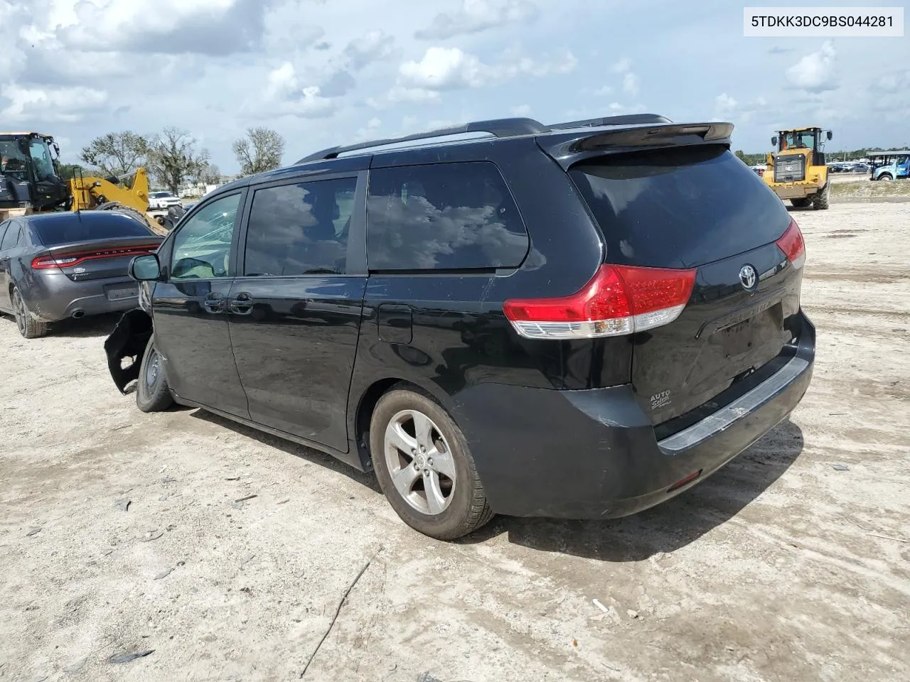 2011 Toyota Sienna Le VIN: 5TDKK3DC9BS044281 Lot: 70266934