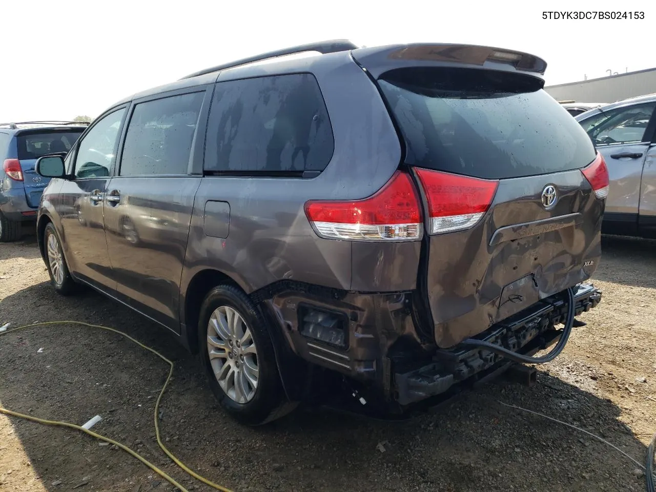 2011 Toyota Sienna Xle VIN: 5TDYK3DC7BS024153 Lot: 70382234