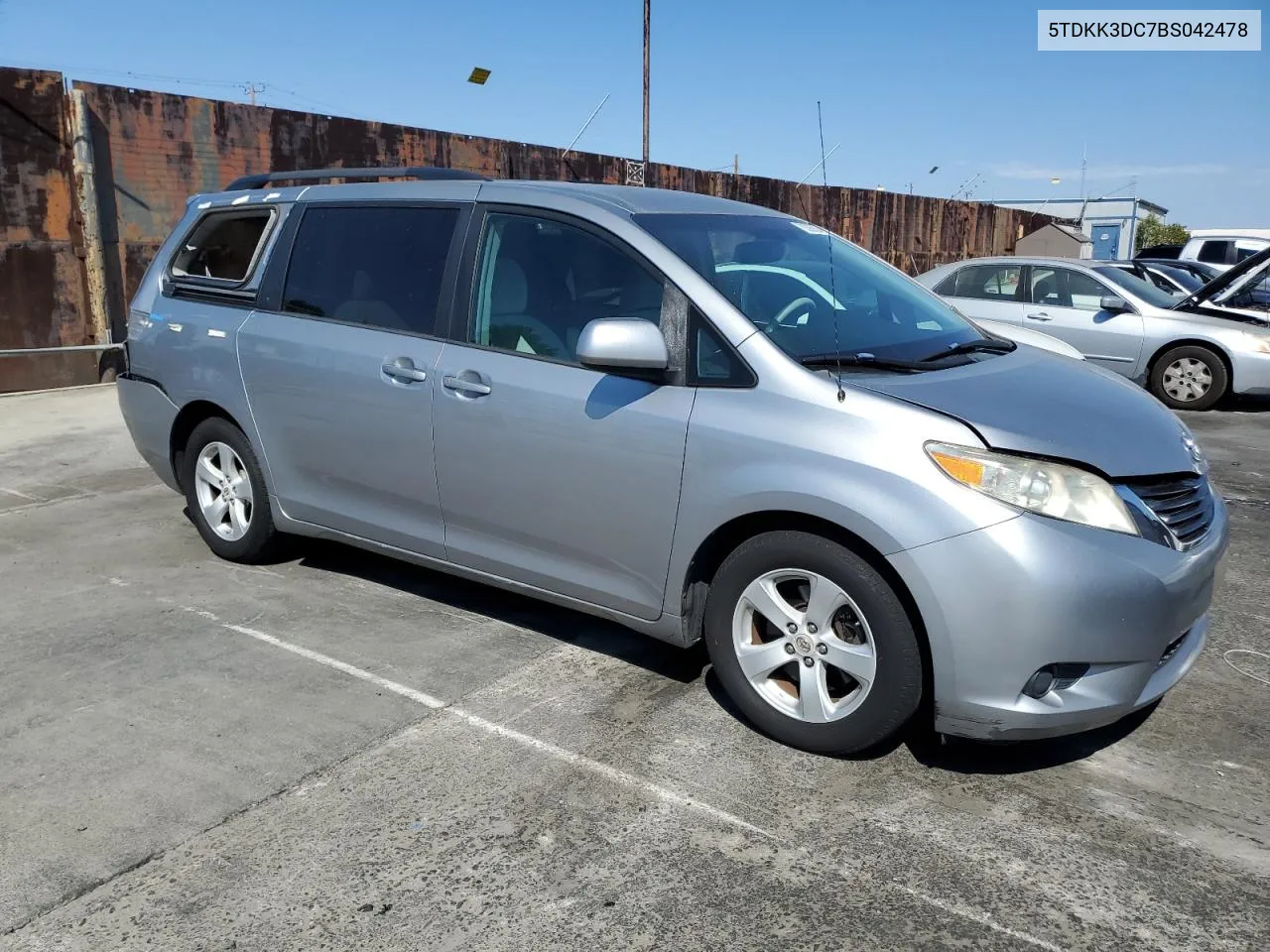 2011 Toyota Sienna Le VIN: 5TDKK3DC7BS042478 Lot: 70386884