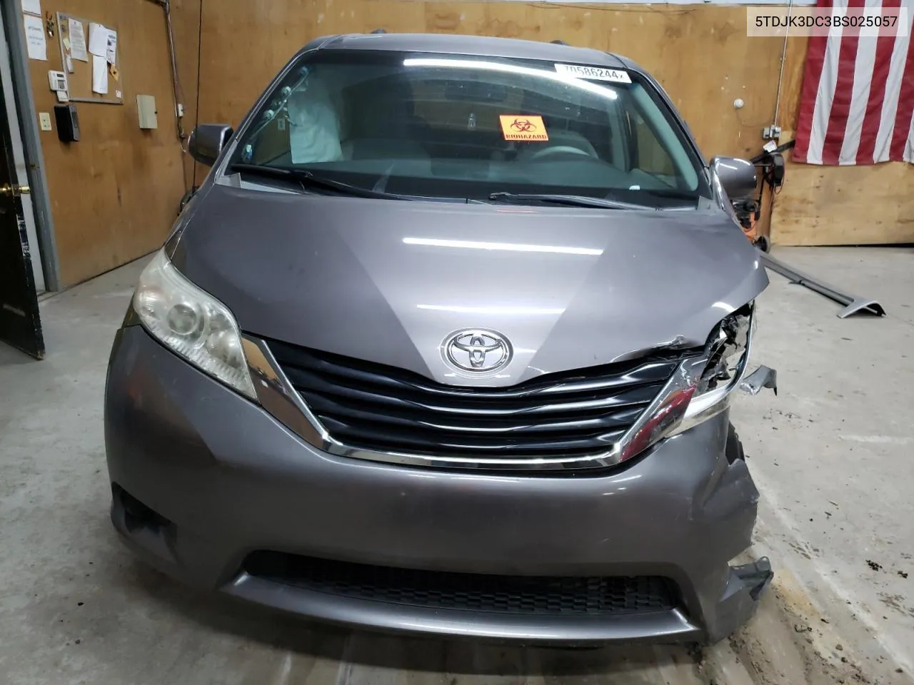 2011 Toyota Sienna Le VIN: 5TDJK3DC3BS025057 Lot: 70586244