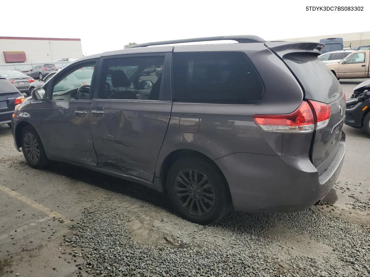 5TDYK3DC7BS083302 2011 Toyota Sienna Xle