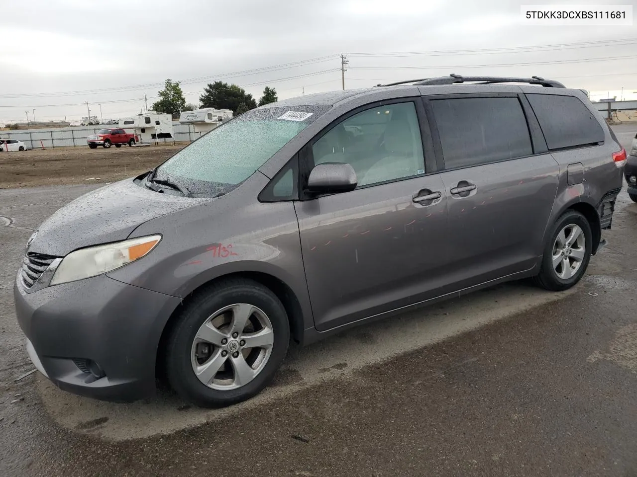 2011 Toyota Sienna Le VIN: 5TDKK3DCXBS111681 Lot: 71444494