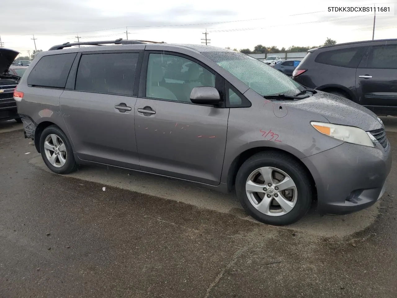 2011 Toyota Sienna Le VIN: 5TDKK3DCXBS111681 Lot: 71444494