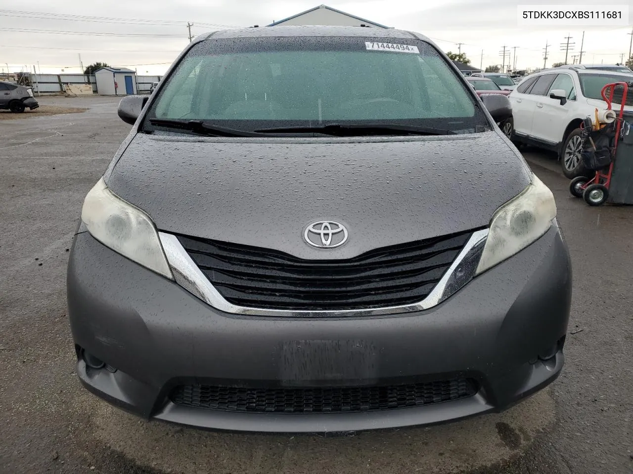 2011 Toyota Sienna Le VIN: 5TDKK3DCXBS111681 Lot: 71444494