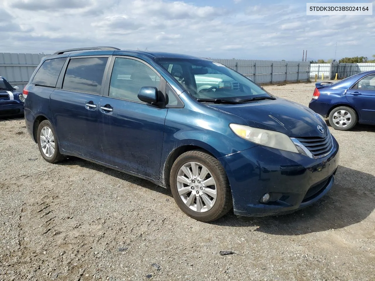 5TDDK3DC3BS024164 2011 Toyota Sienna Xle