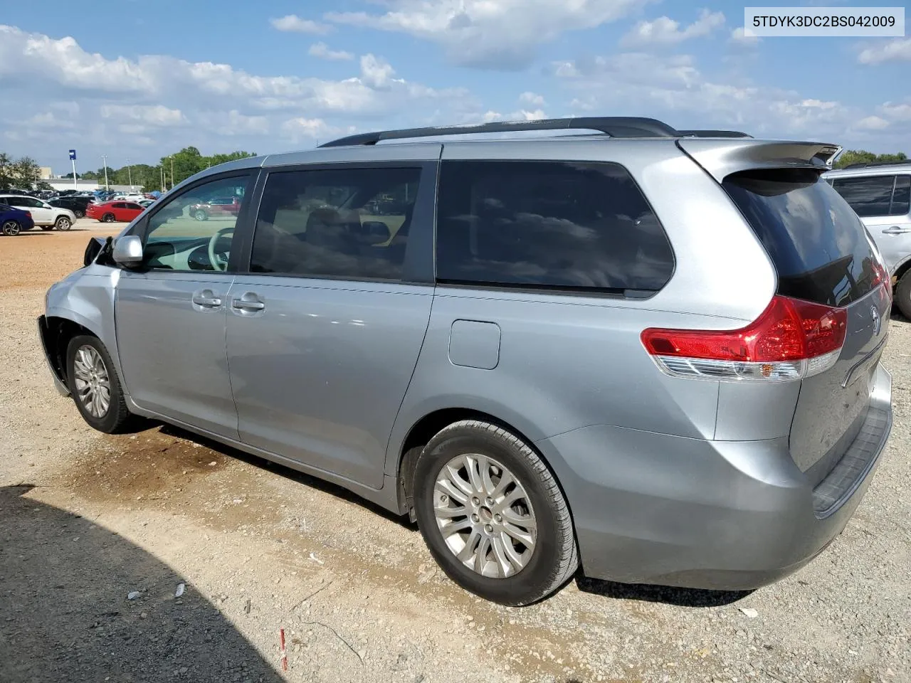 2011 Toyota Sienna Xle VIN: 5TDYK3DC2BS042009 Lot: 71858234