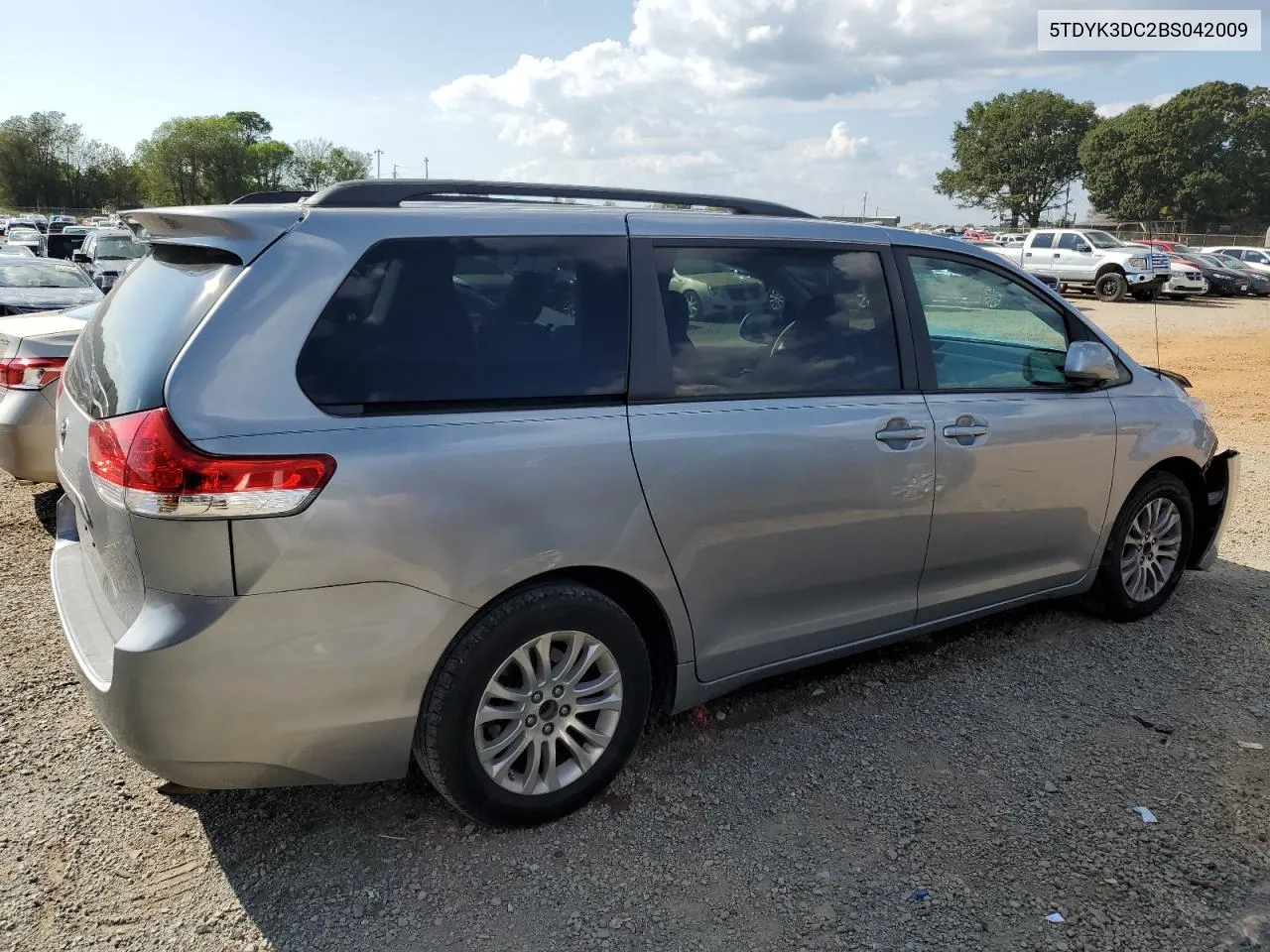 2011 Toyota Sienna Xle VIN: 5TDYK3DC2BS042009 Lot: 71858234