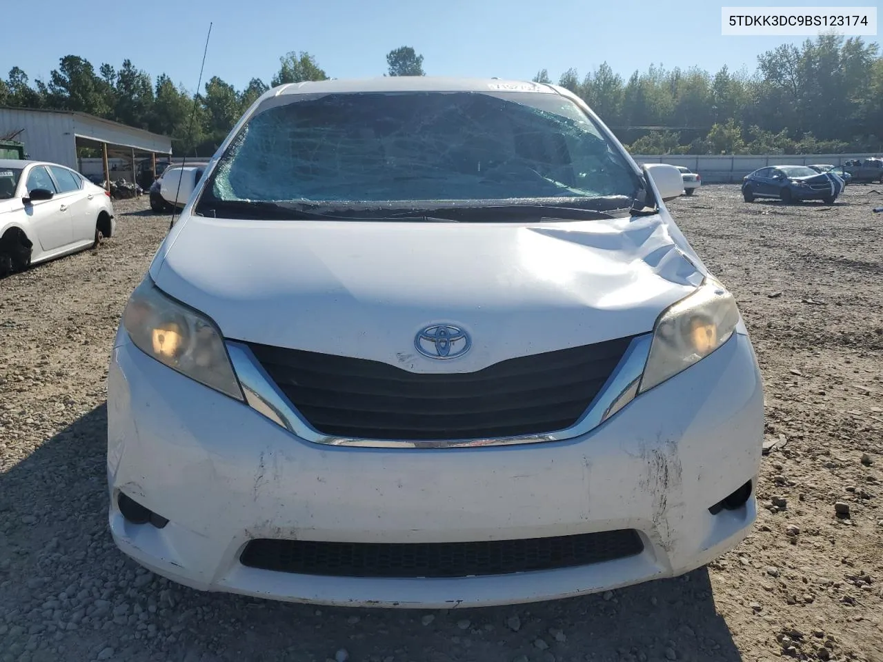 2011 Toyota Sienna Le VIN: 5TDKK3DC9BS123174 Lot: 71927974