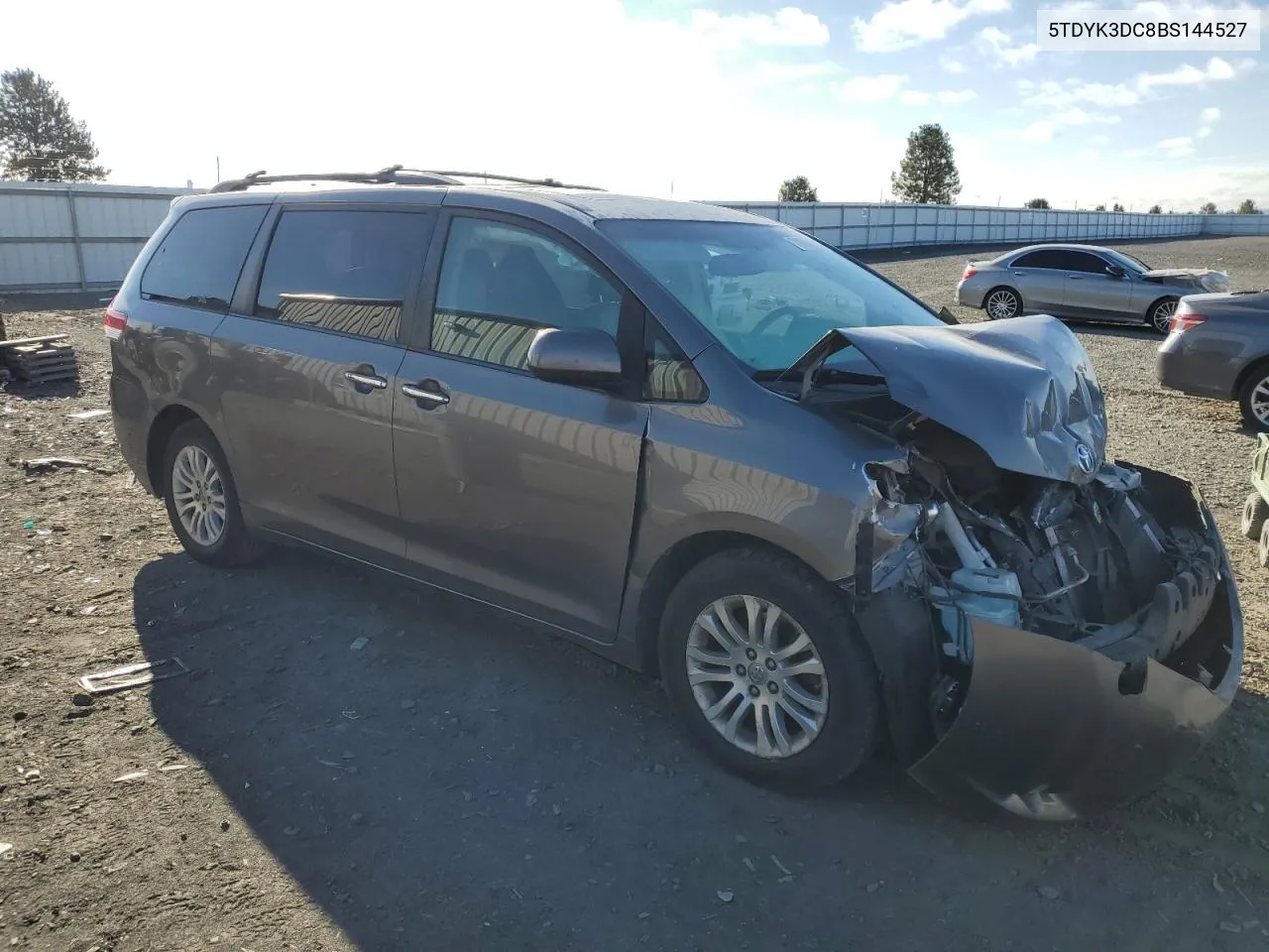 2011 Toyota Sienna Xle VIN: 5TDYK3DC8BS144527 Lot: 71978524