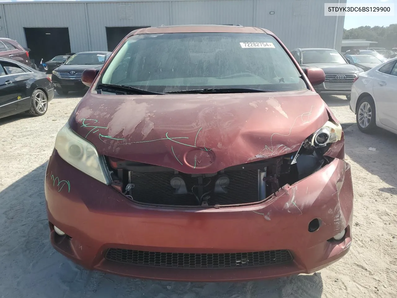 5TDYK3DC6BS129900 2011 Toyota Sienna Xle