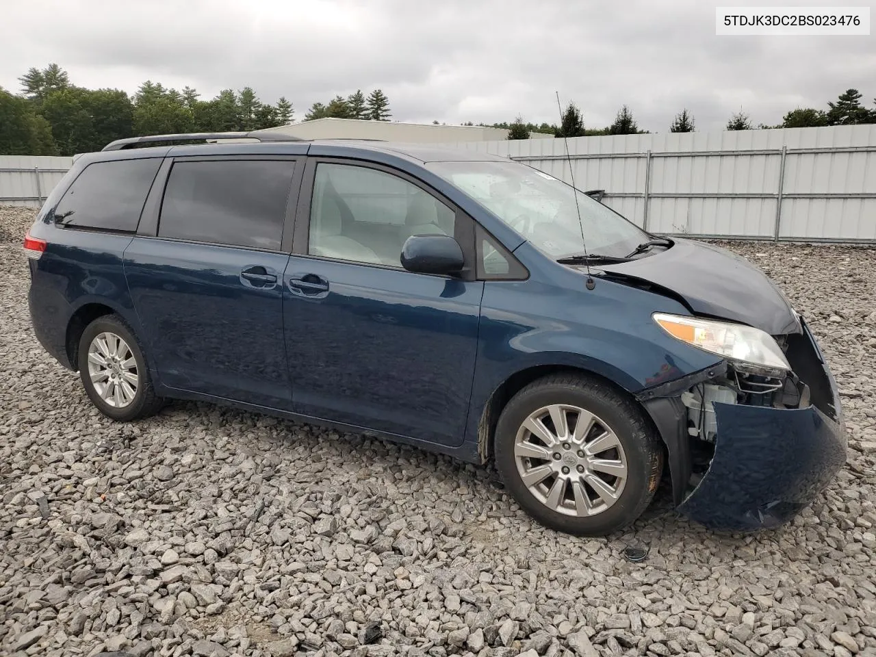 5TDJK3DC2BS023476 2011 Toyota Sienna Le