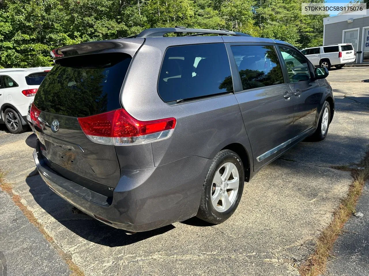 2011 Toyota Sienna Le VIN: 5TDKK3DC5BS175076 Lot: 72431274