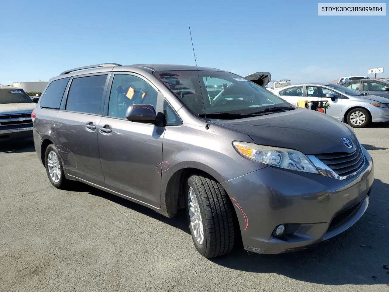 2011 Toyota Sienna Xle VIN: 5TDYK3DC3BS099884 Lot: 72979254