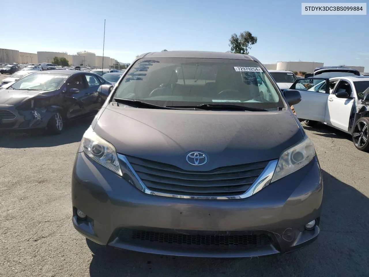 5TDYK3DC3BS099884 2011 Toyota Sienna Xle