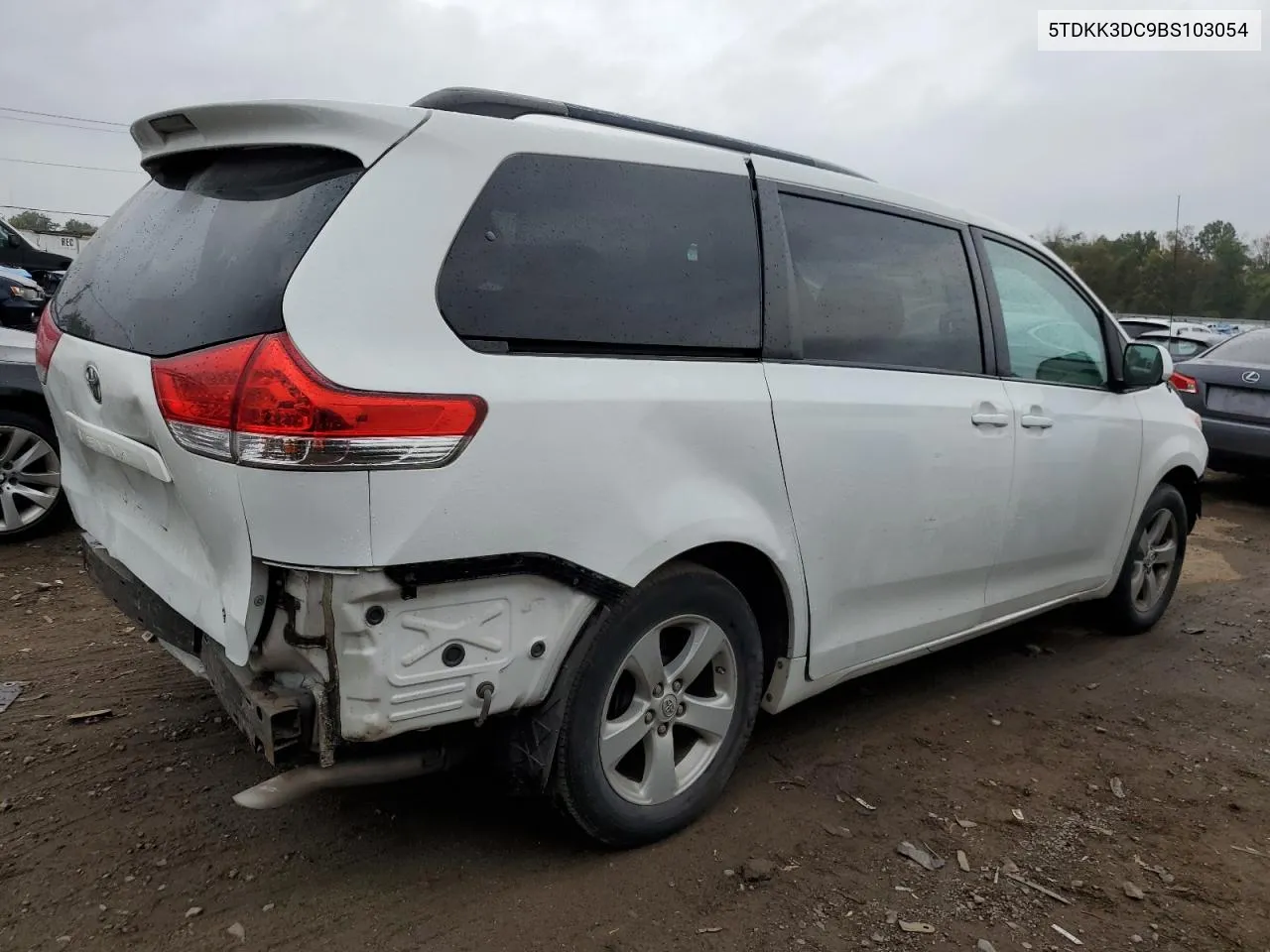 5TDKK3DC9BS103054 2011 Toyota Sienna Le