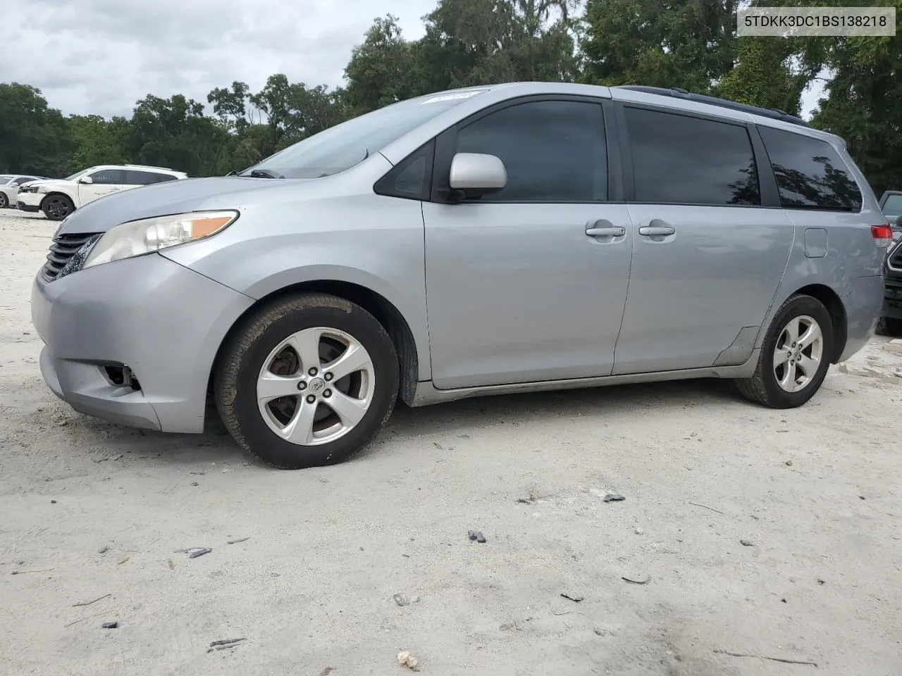 2011 Toyota Sienna Le VIN: 5TDKK3DC1BS138218 Lot: 73271024