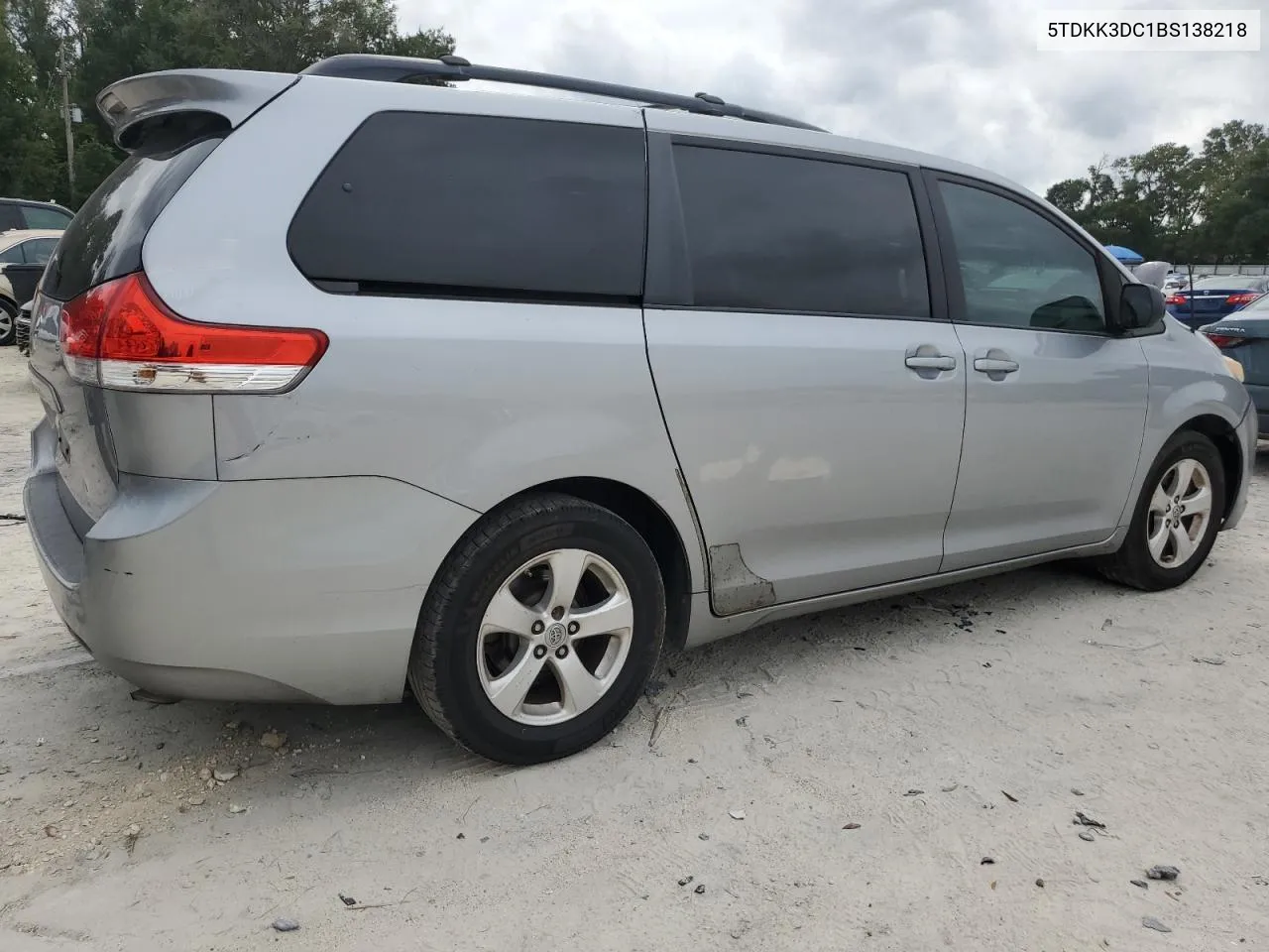 2011 Toyota Sienna Le VIN: 5TDKK3DC1BS138218 Lot: 73271024