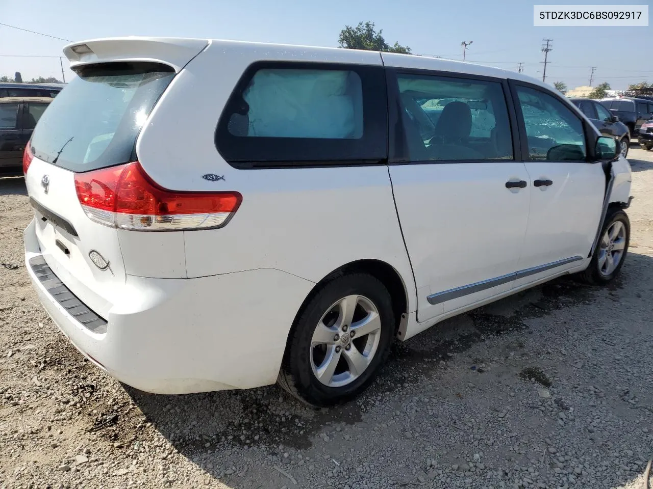 5TDZK3DC6BS092917 2011 Toyota Sienna