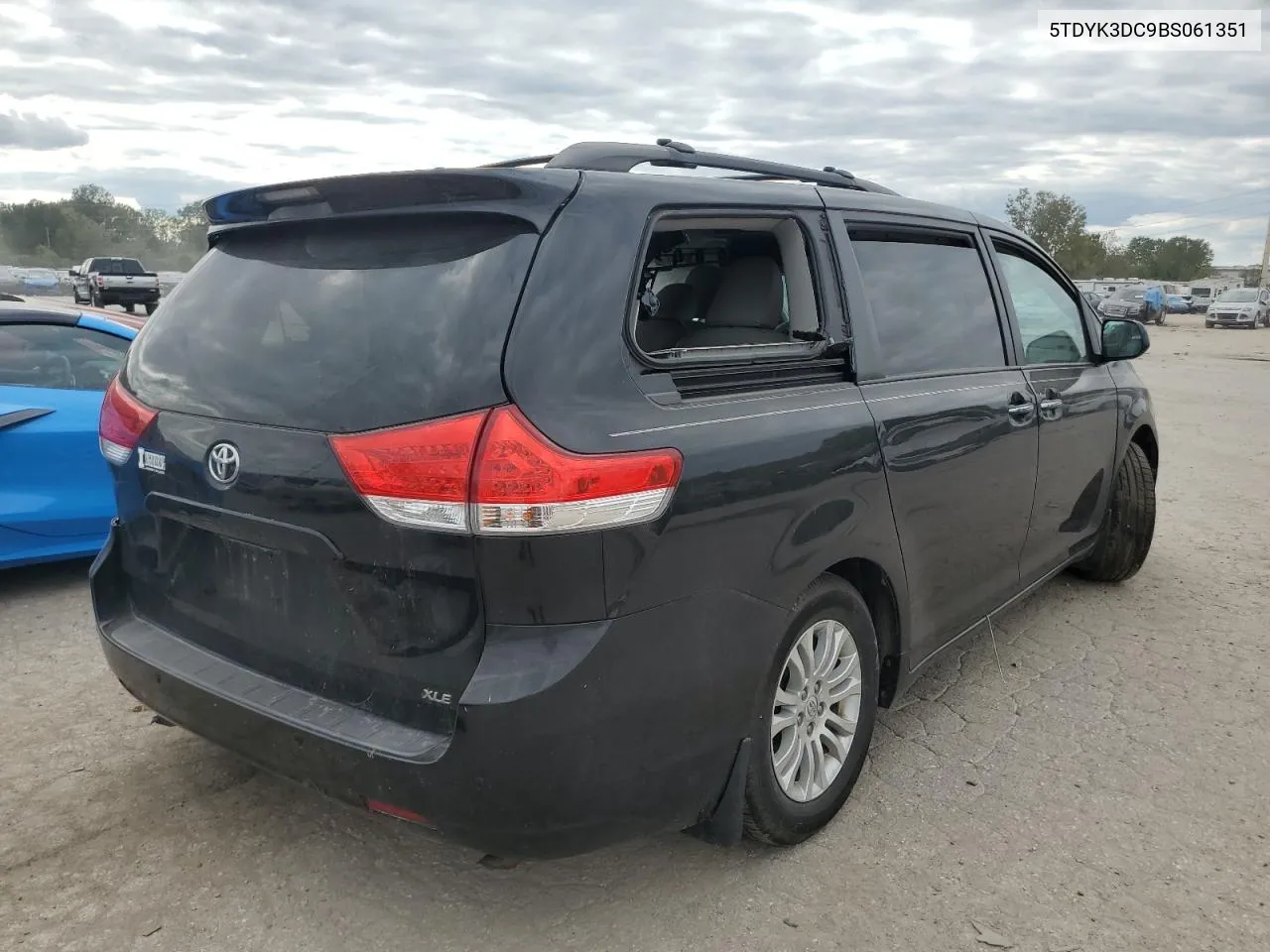 2011 Toyota Sienna Xle VIN: 5TDYK3DC9BS061351 Lot: 73657024