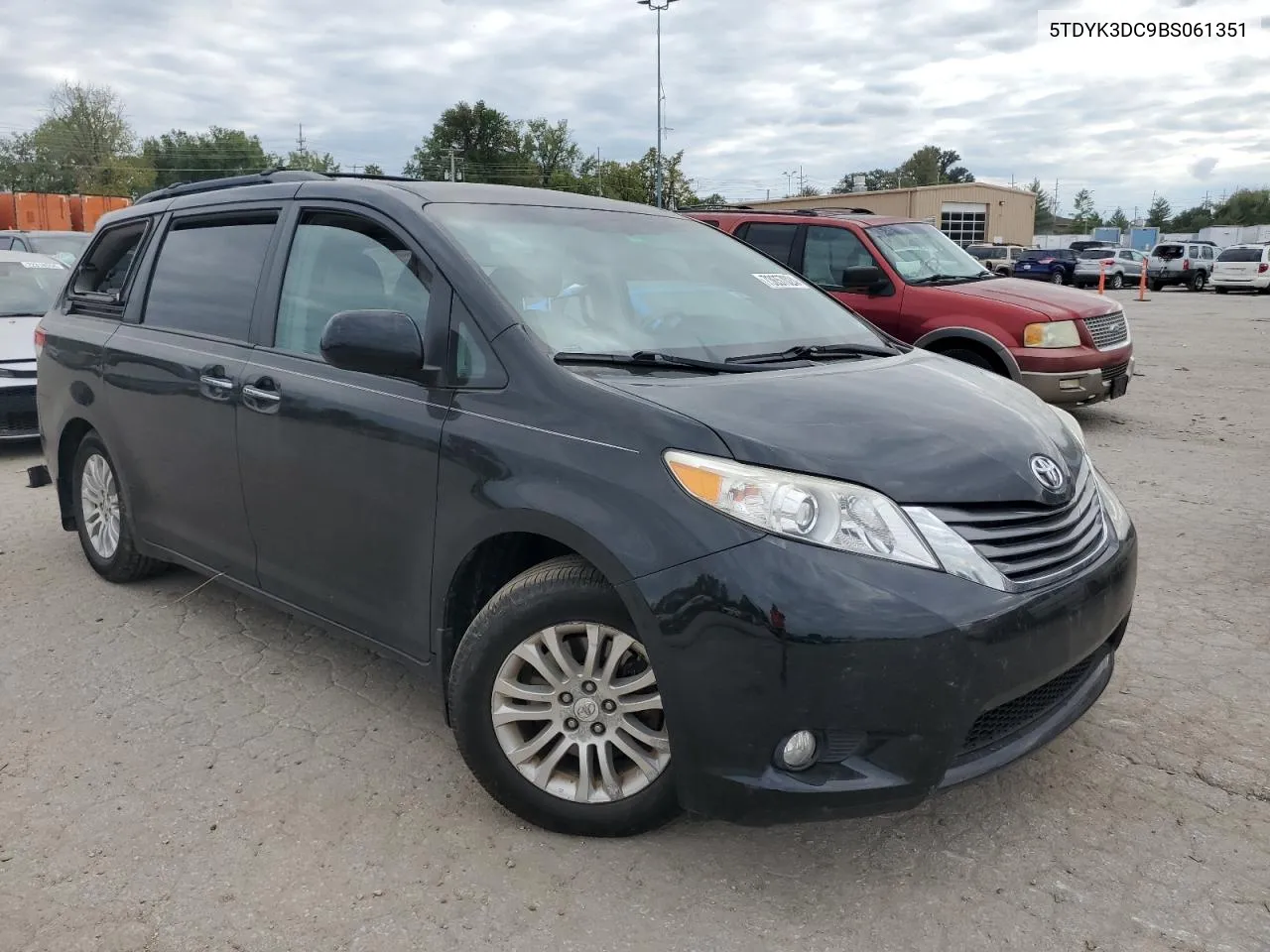 2011 Toyota Sienna Xle VIN: 5TDYK3DC9BS061351 Lot: 73657024