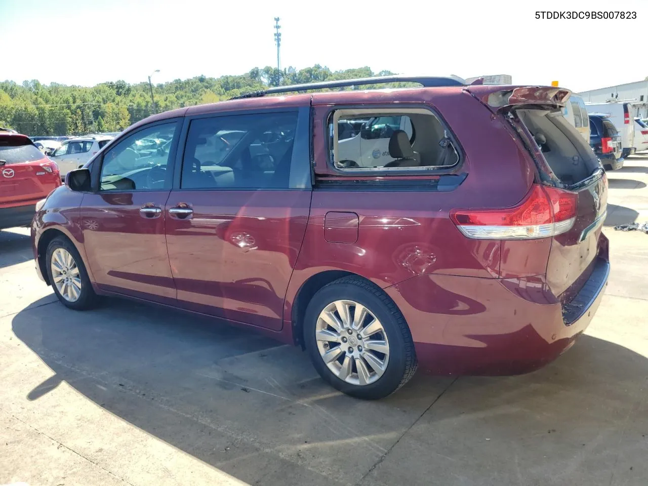 2011 Toyota Sienna Xle VIN: 5TDDK3DC9BS007823 Lot: 73931144