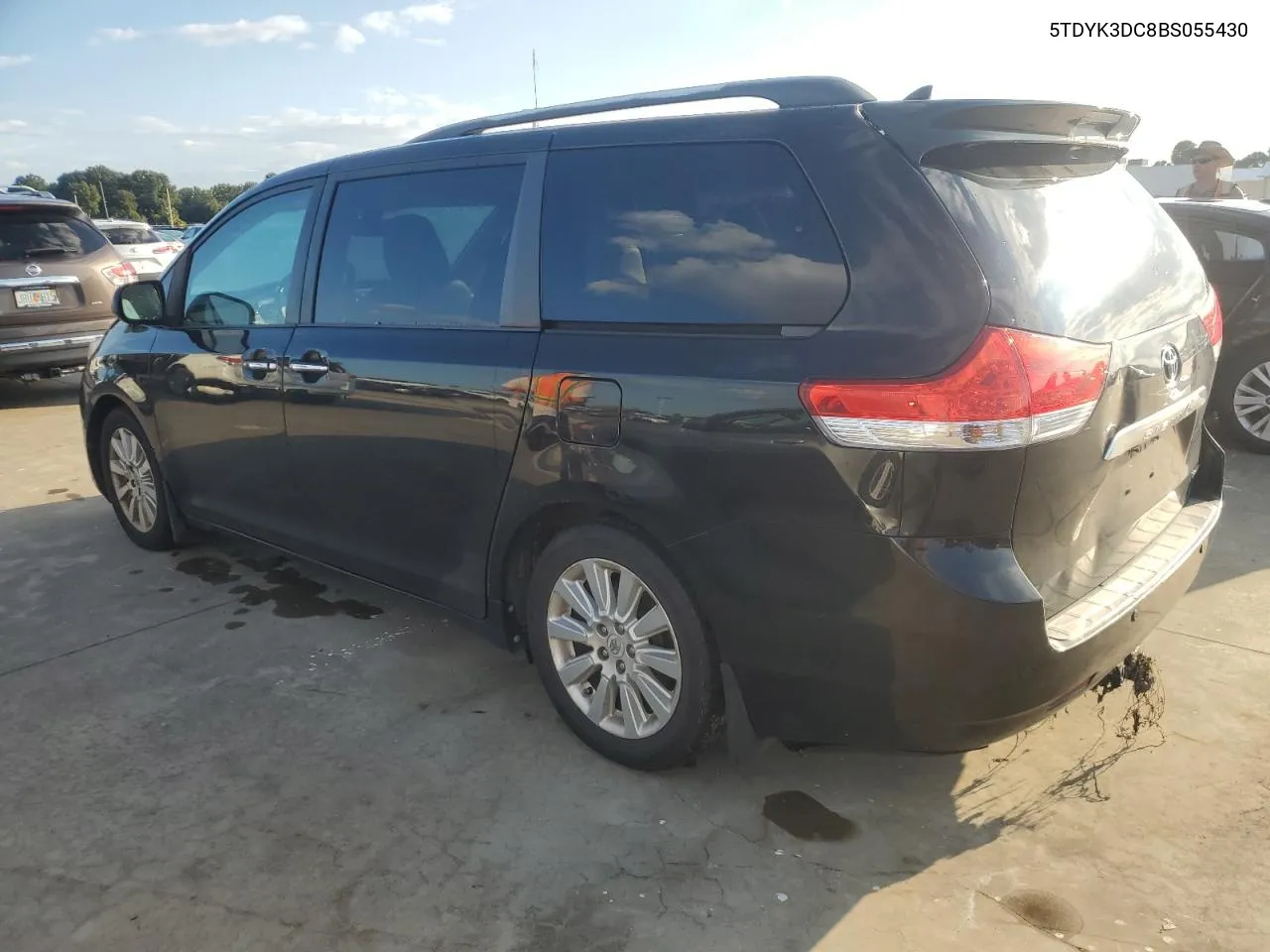 5TDYK3DC8BS055430 2011 Toyota Sienna Xle