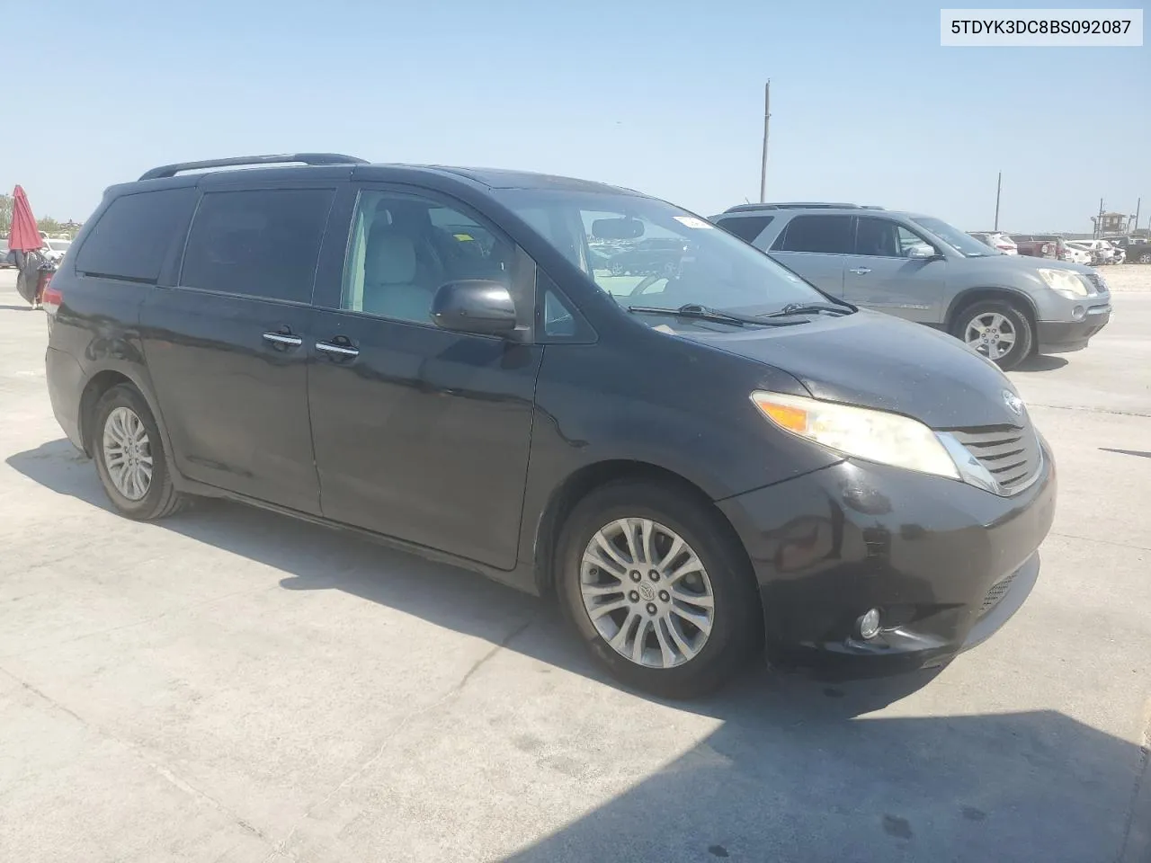 2011 Toyota Sienna Xle VIN: 5TDYK3DC8BS092087 Lot: 75094324