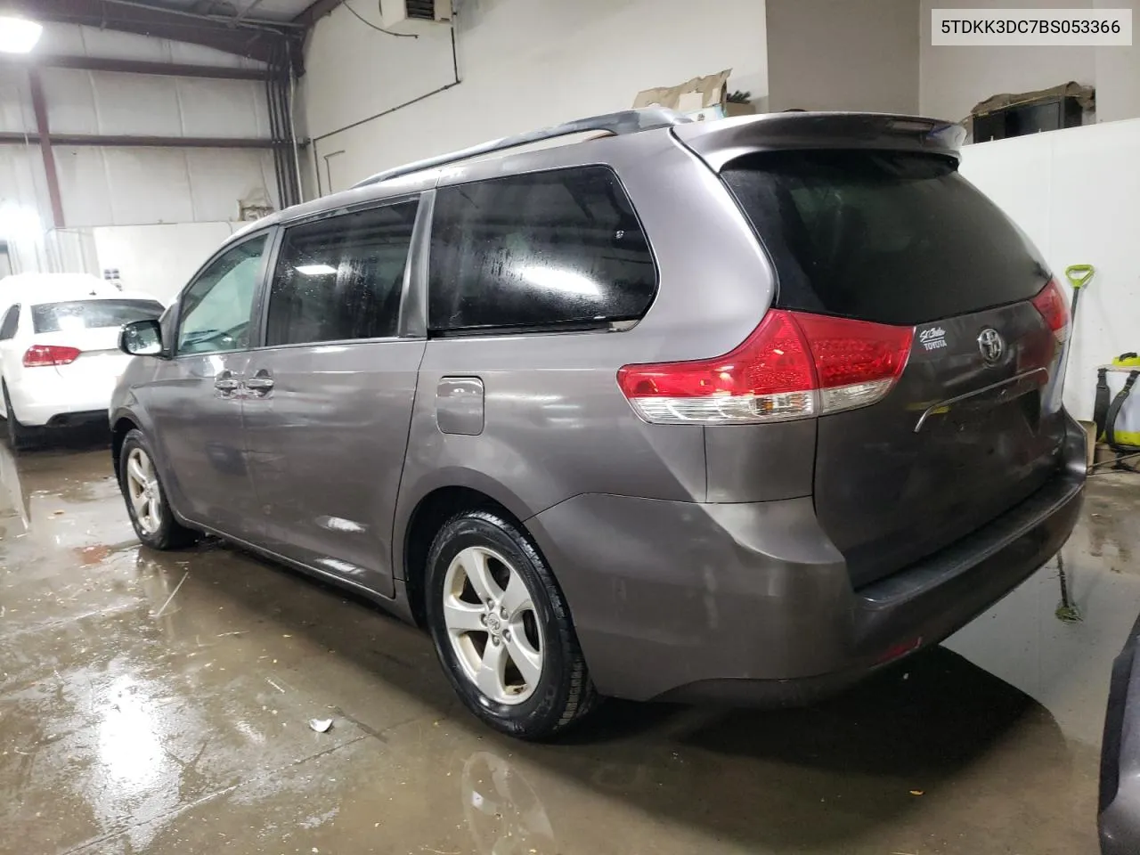 2011 Toyota Sienna Le VIN: 5TDKK3DC7BS053366 Lot: 76484034