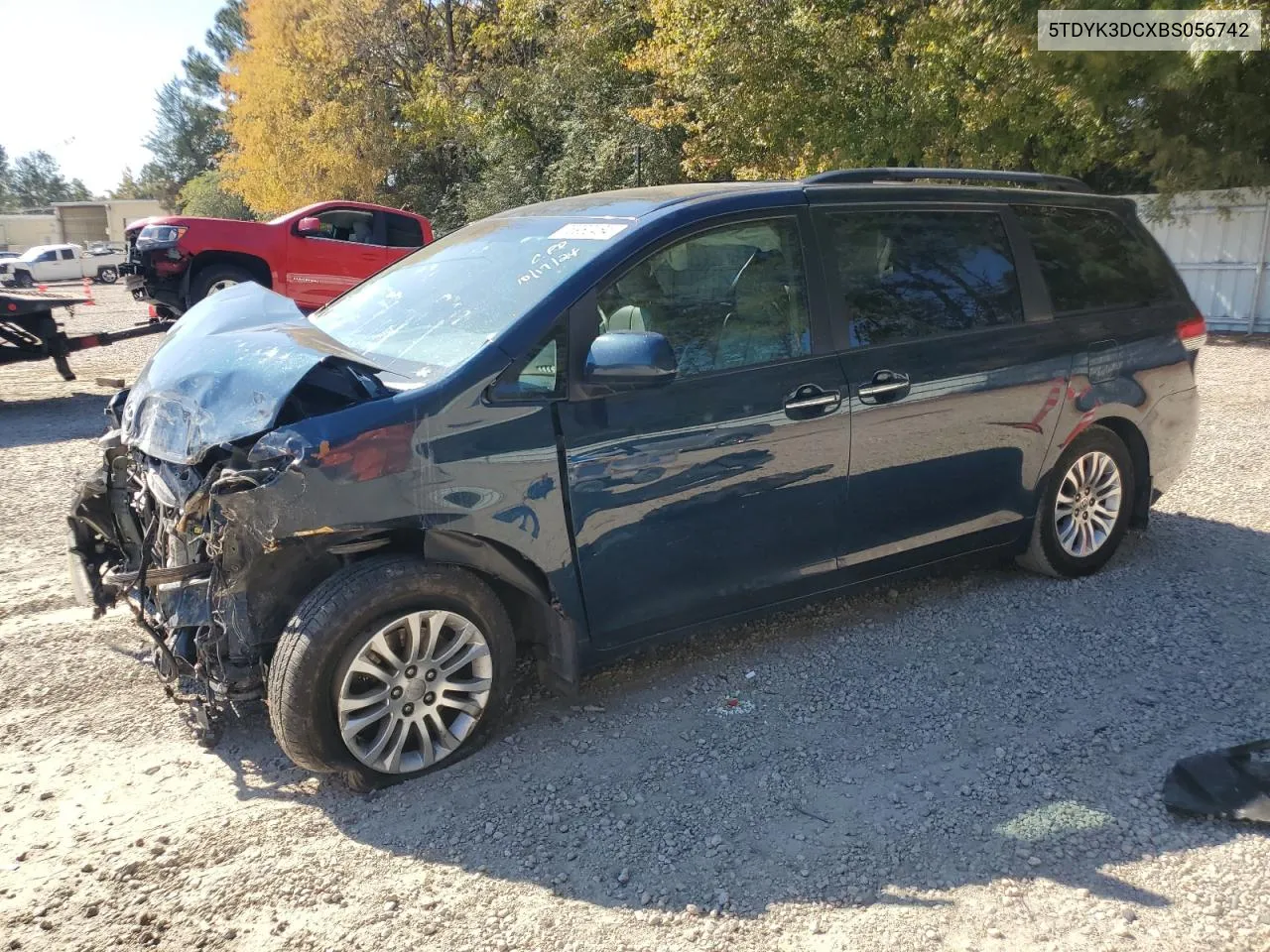 5TDYK3DCXBS056742 2011 Toyota Sienna Xle