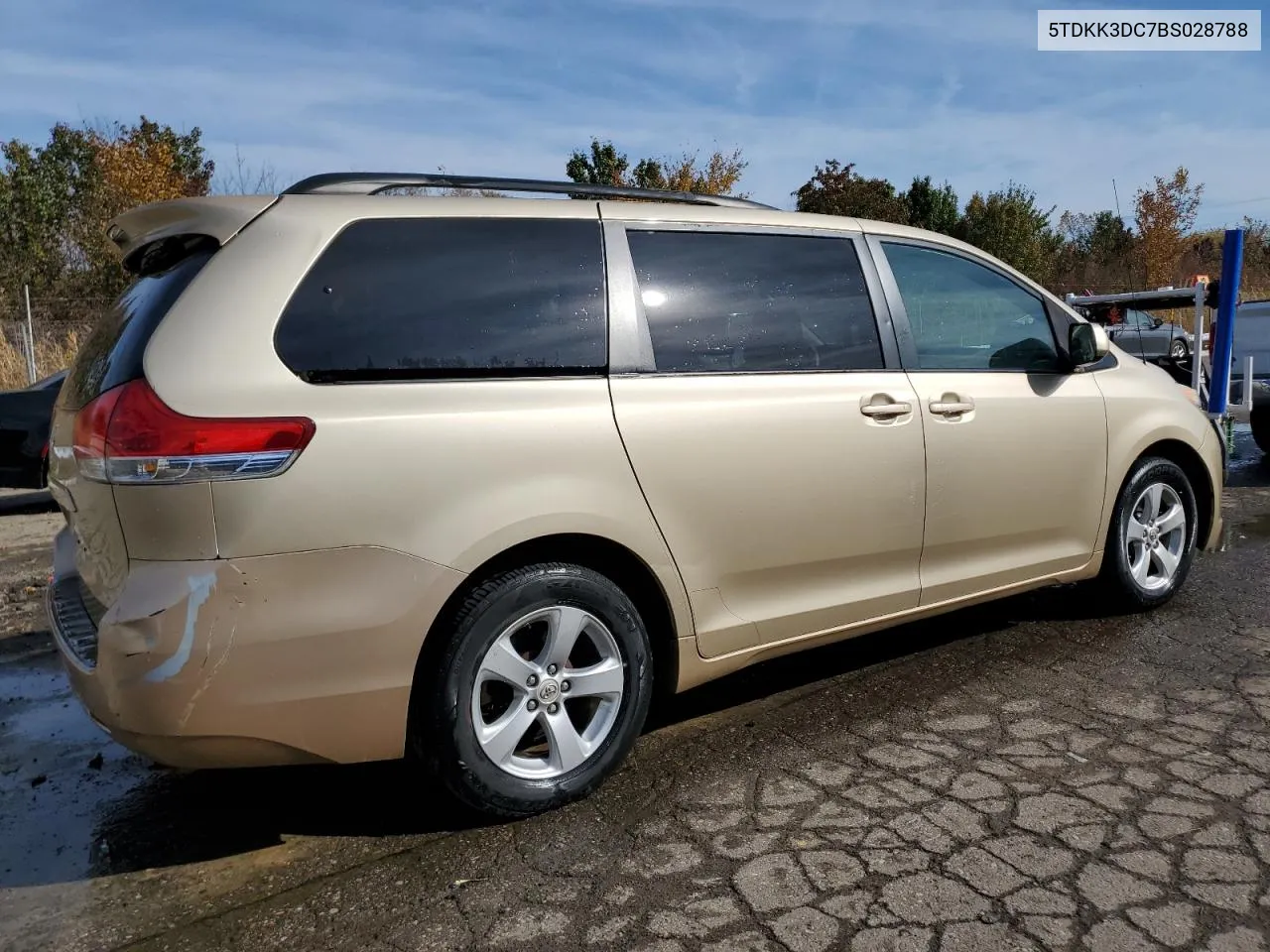 2011 Toyota Sienna Le VIN: 5TDKK3DC7BS028788 Lot: 77138304