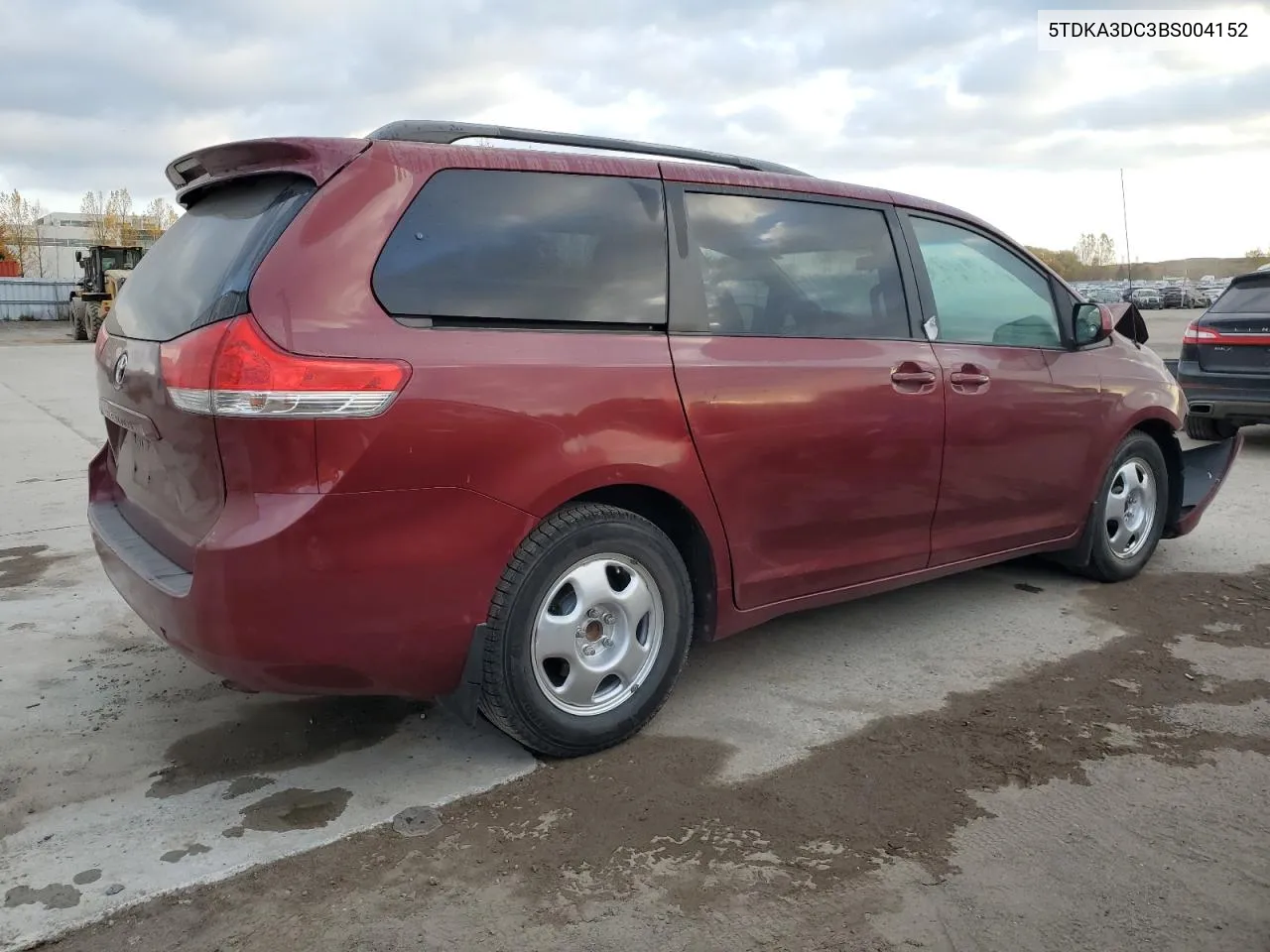 2011 Toyota Sienna Base VIN: 5TDKA3DC3BS004152 Lot: 77639774