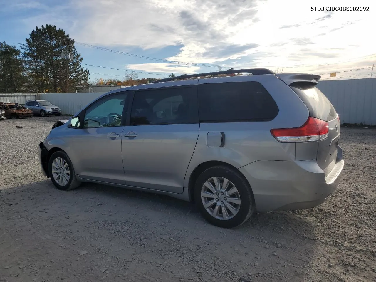 5TDJK3DC0BS002092 2011 Toyota Sienna Le